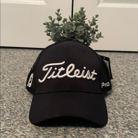 Titleist Pro V1 Men’s hat